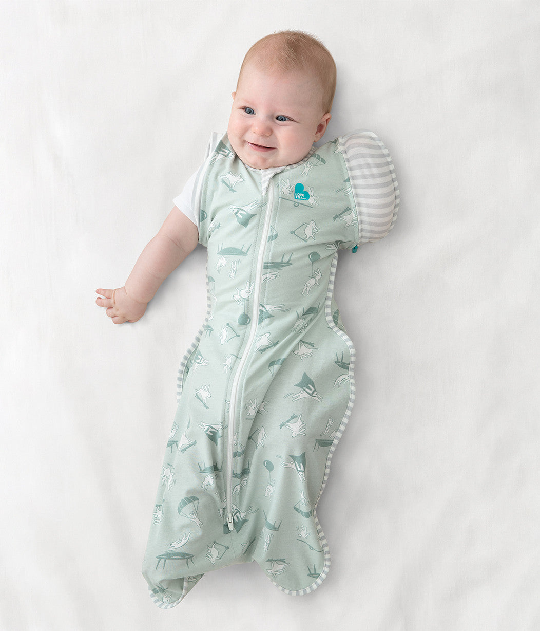 Swaddle Up™ Übergangspucksack Leicht 
Draufgängerische Olive