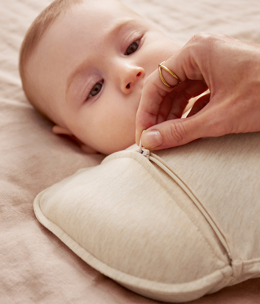 Swaddle Up™ Übergangspucksack 1.5 TOG Baumwolle Naturmeliert Zweige